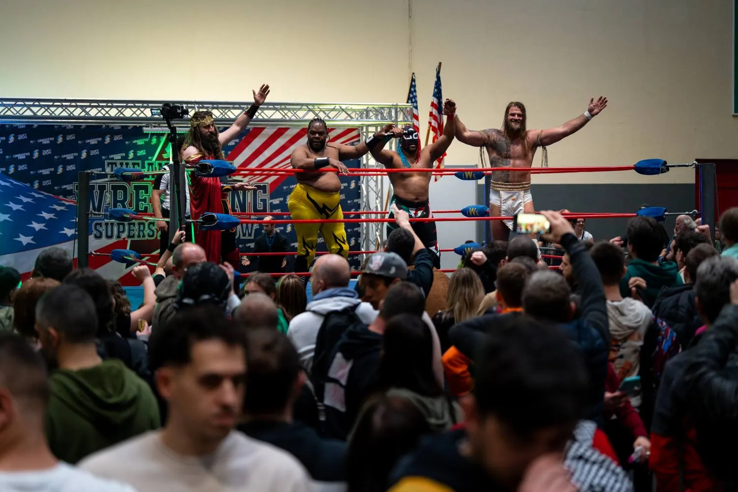 Incontro di wrestling davanti al pubblico